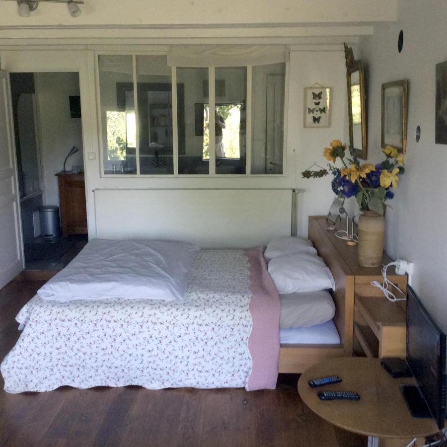 Lilac cottage Saint-Lubin-de-la-Haye Esterno foto
